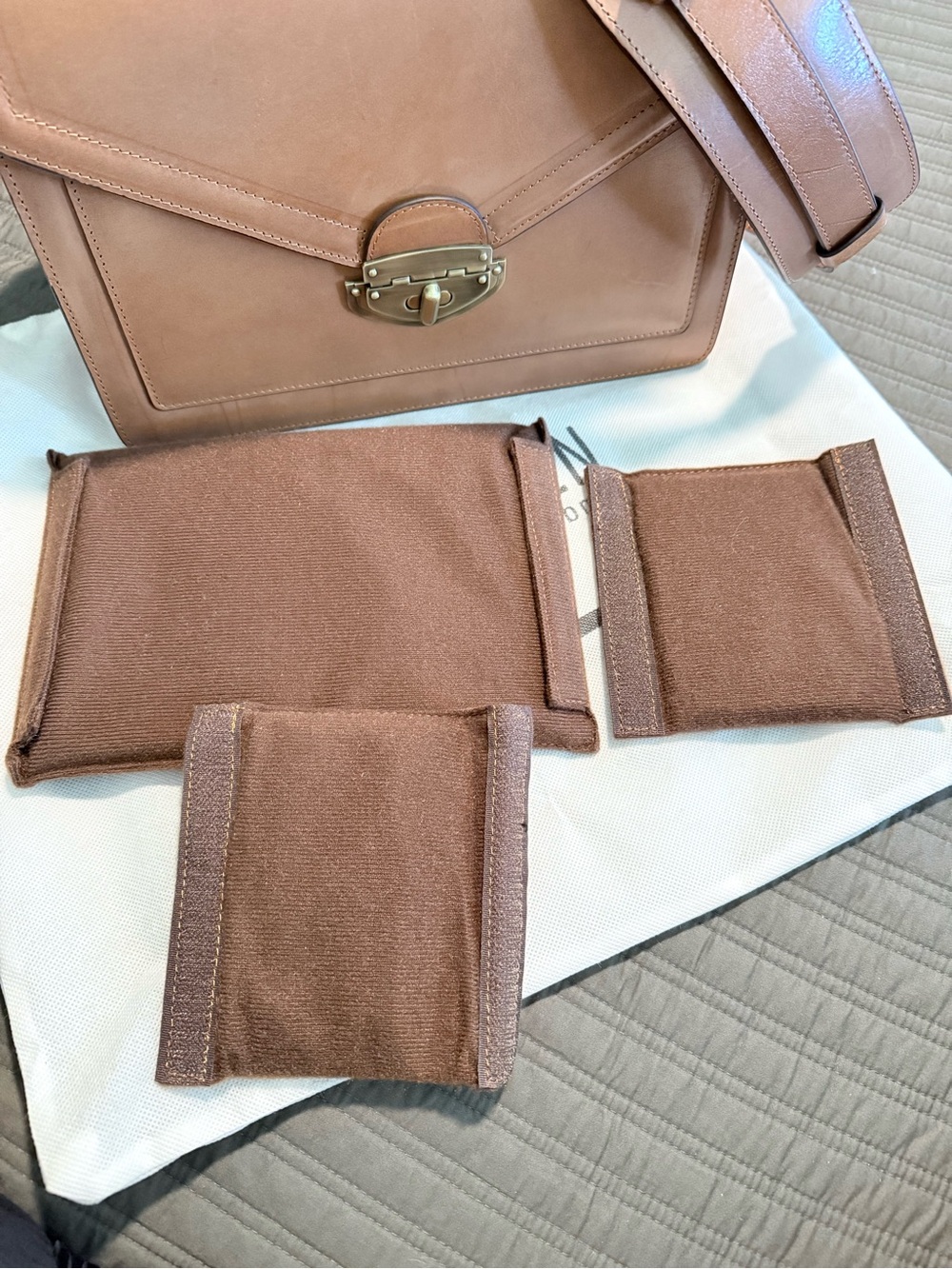 Johansen Leather Camera Bag - Picture 6 of 17